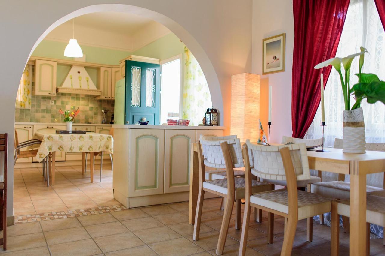 Ferienwohnung Jasmine Of Poseidonia Posidhonía Exterior foto