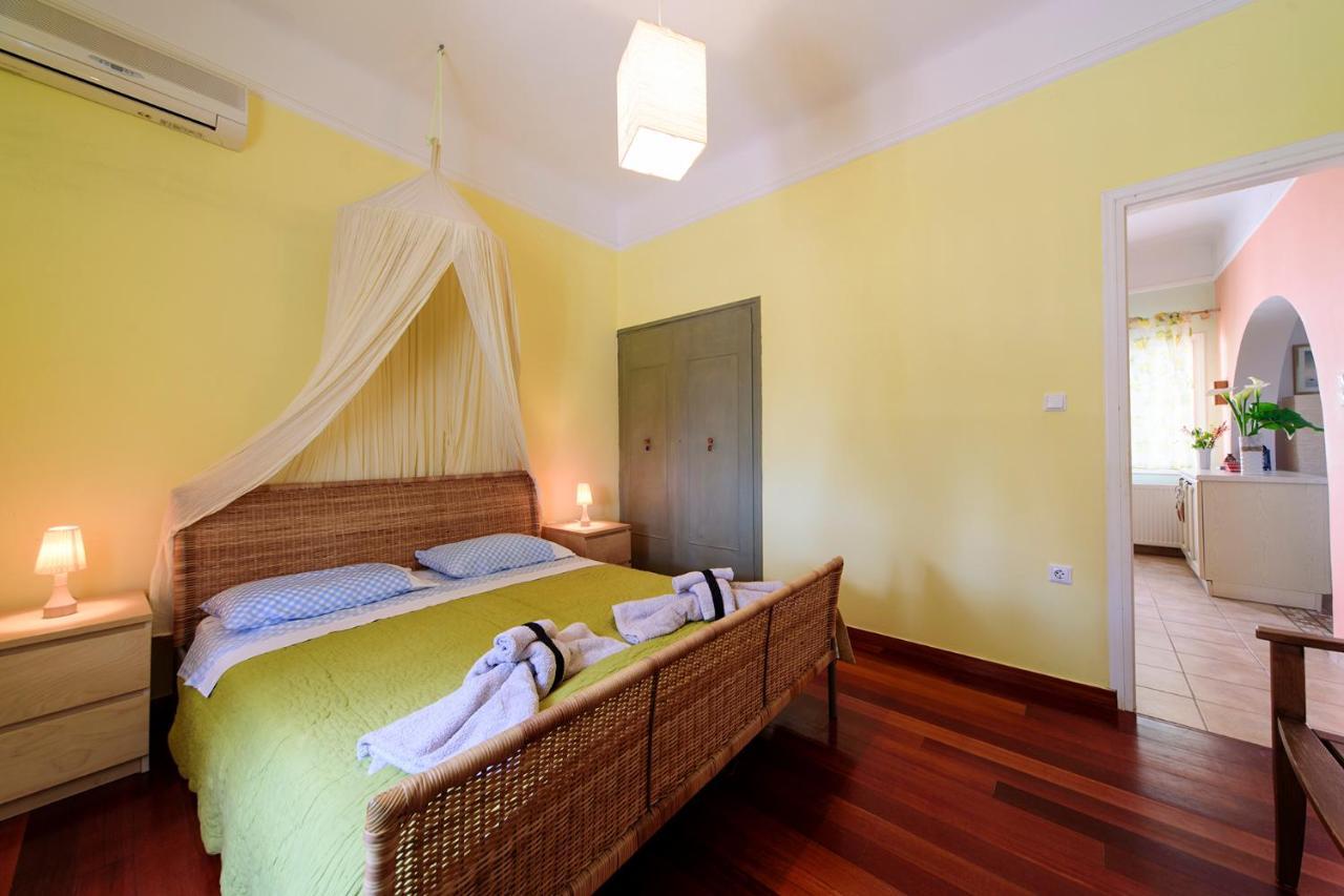 Ferienwohnung Jasmine Of Poseidonia Posidhonía Exterior foto