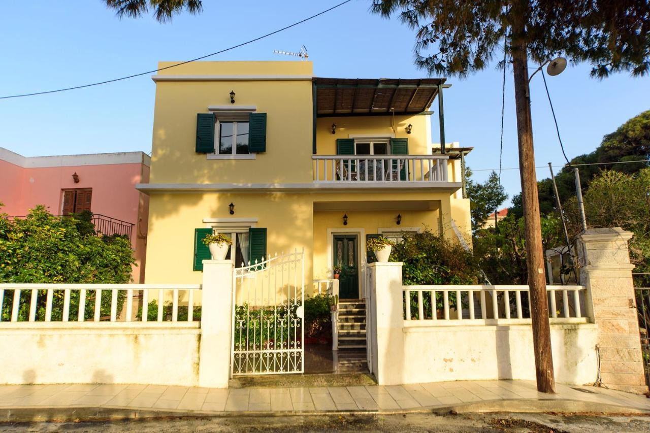 Ferienwohnung Jasmine Of Poseidonia Posidhonía Exterior foto