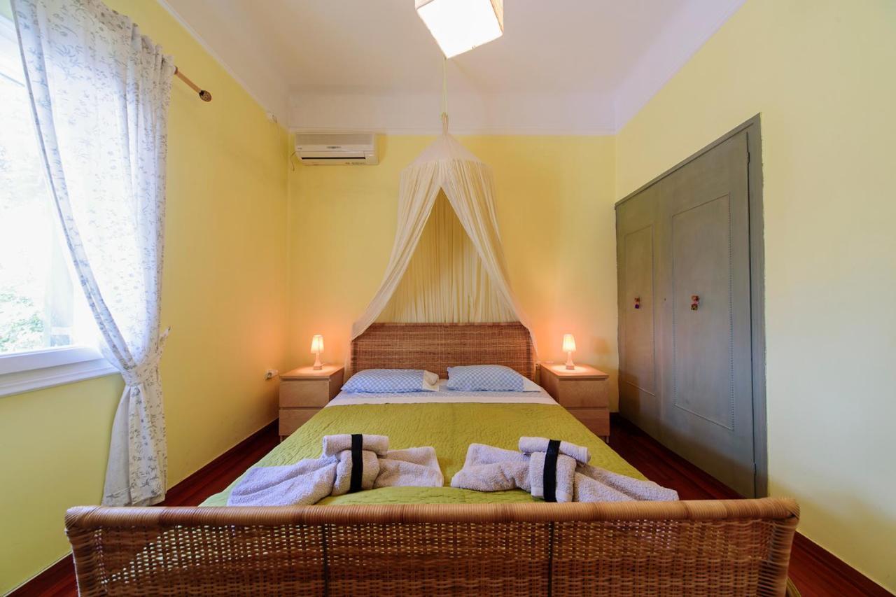 Ferienwohnung Jasmine Of Poseidonia Posidhonía Exterior foto
